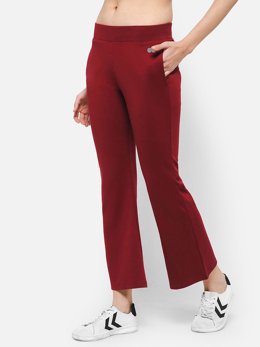 Comfort Fit Flared Yoga Pants with Side Pockets
