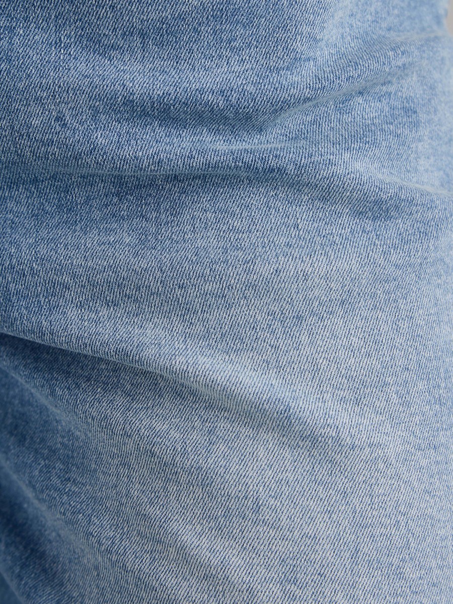 Plain Carrot Fit Jeans with Pockets