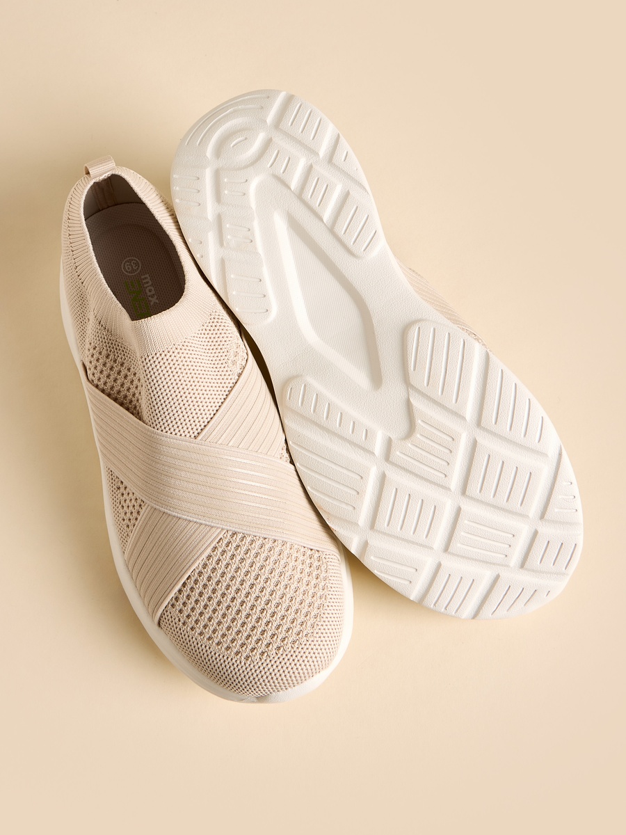 Cross Strap Accent Slip-On Sports Shoes