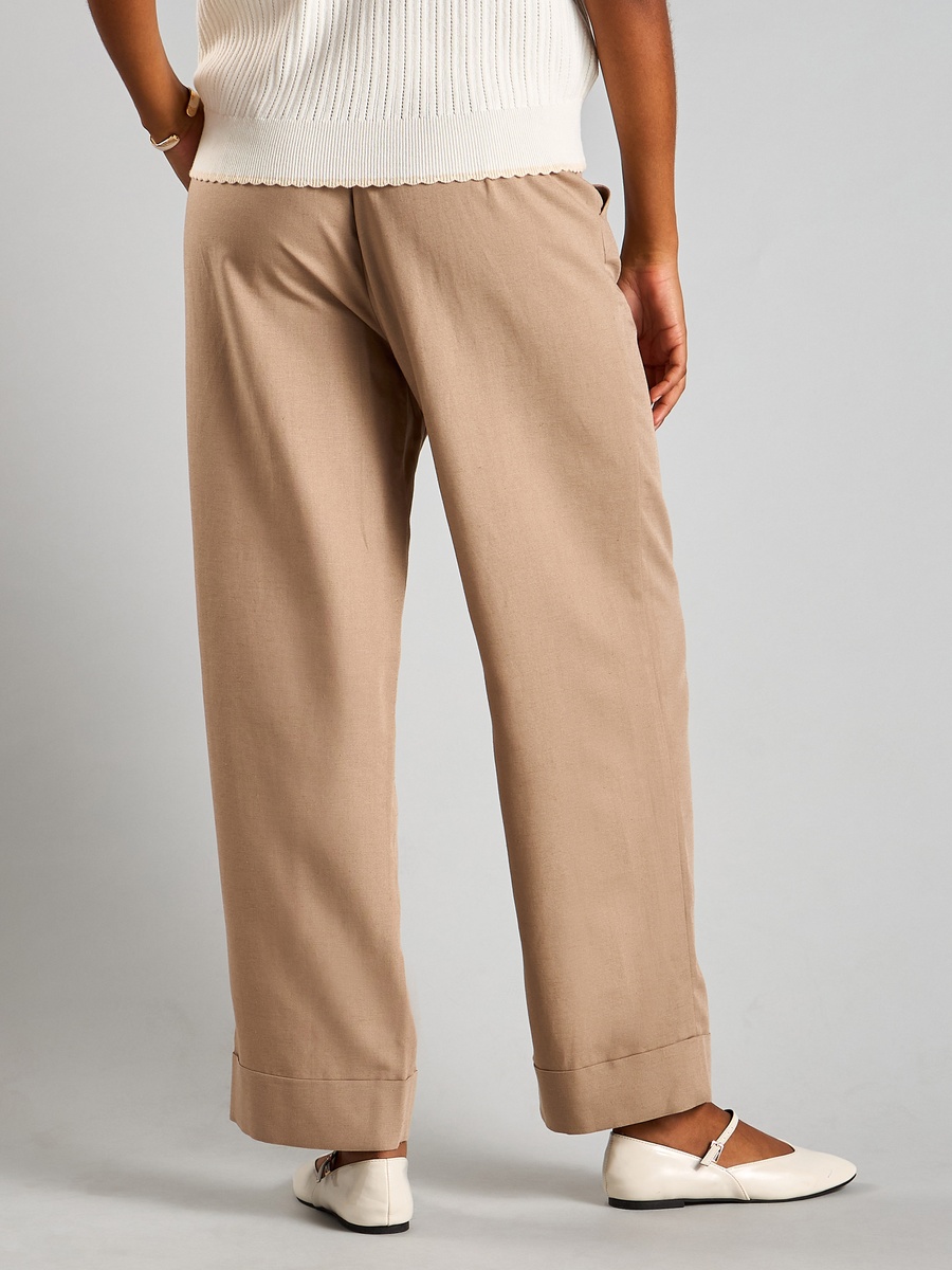 Belted Linen Blend Tapered Fit Pants