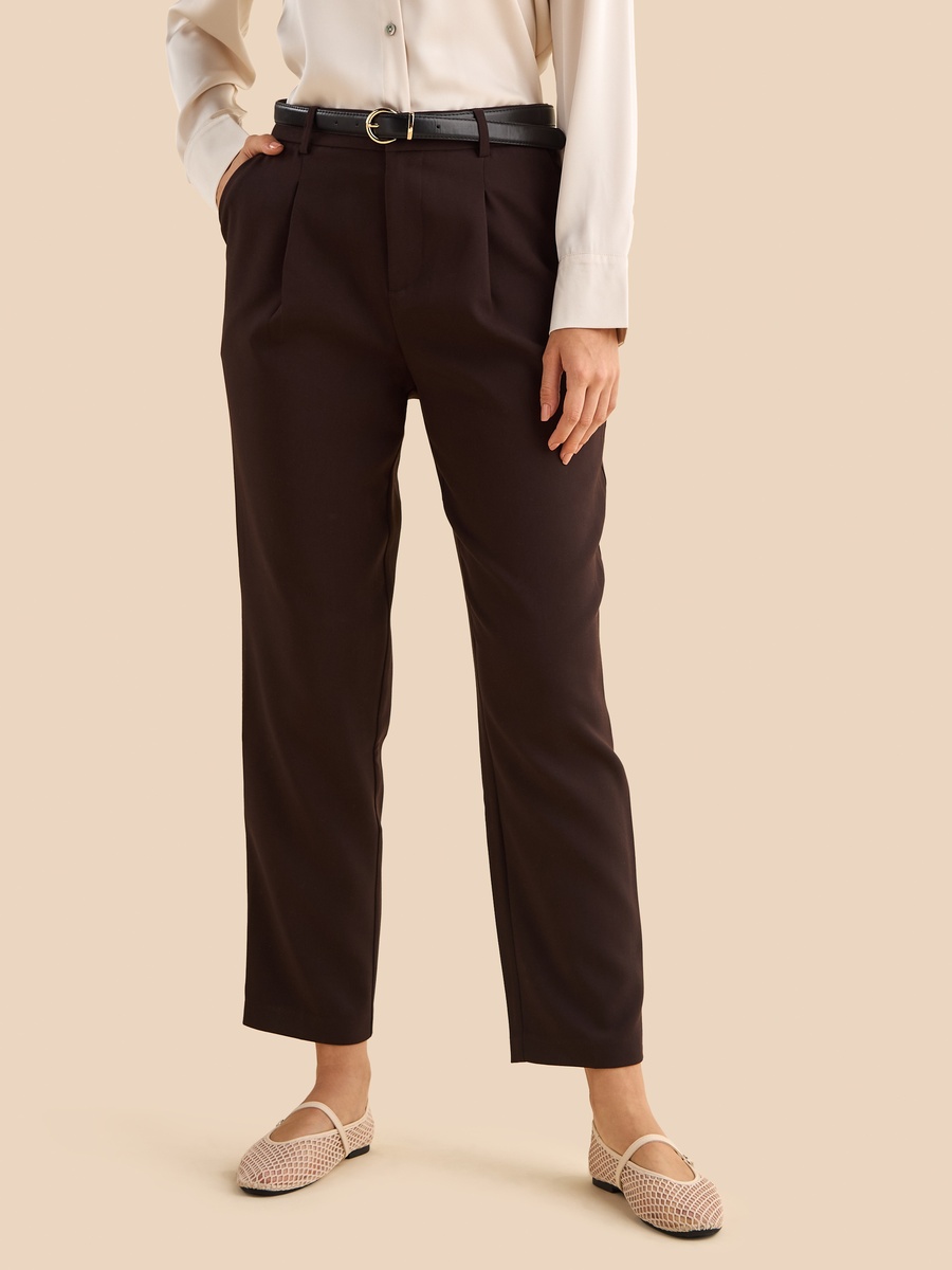 بنطال ضيق سادة مع حزام