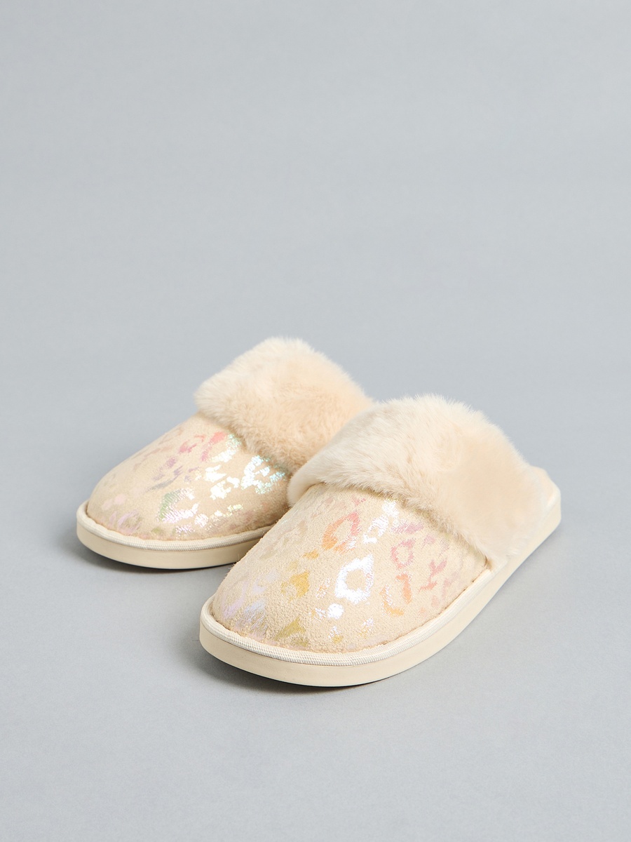 Textured Bedroom Slippers