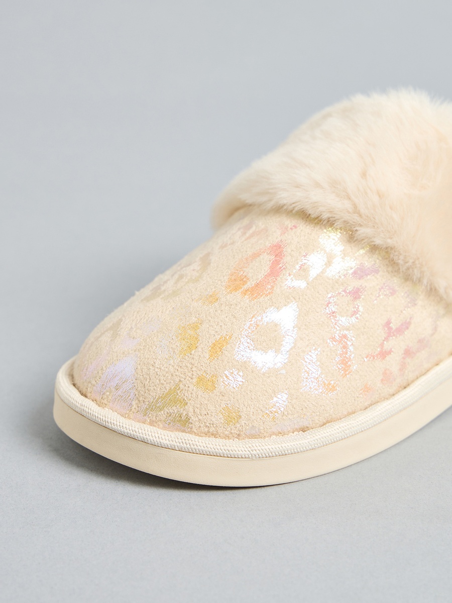 Textured Bedroom Slippers