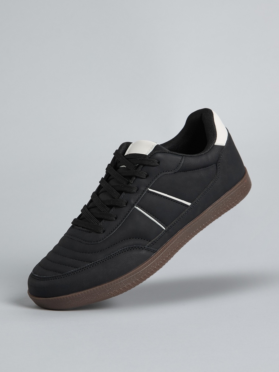 Panelled Lace-Up Closure