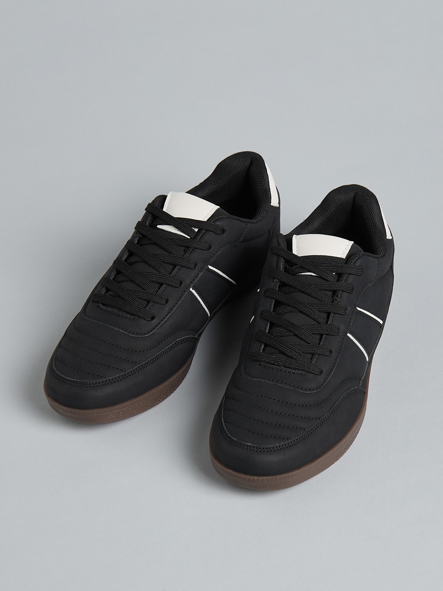 Panelled Lace-Up Closure