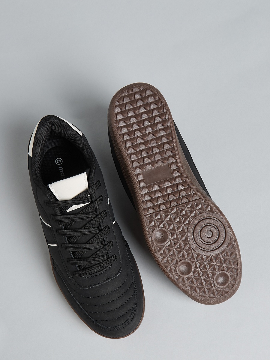 Panelled Lace-Up Closure