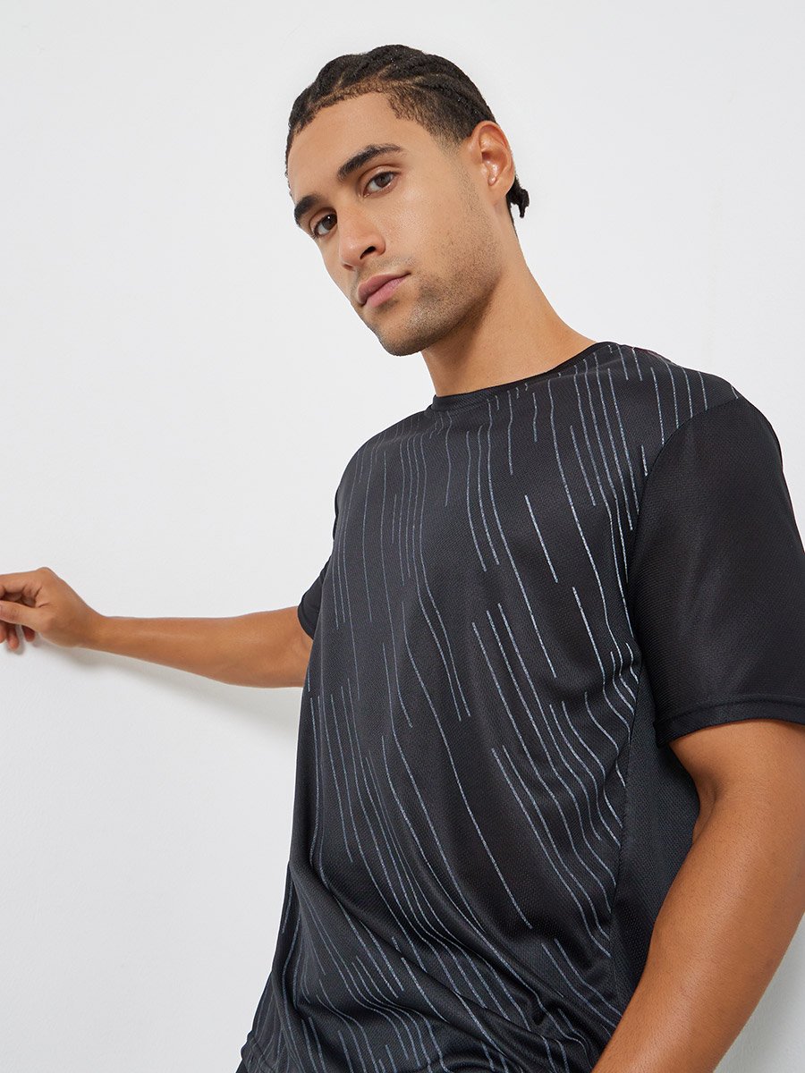 Men Black Striped Training T-Shirt