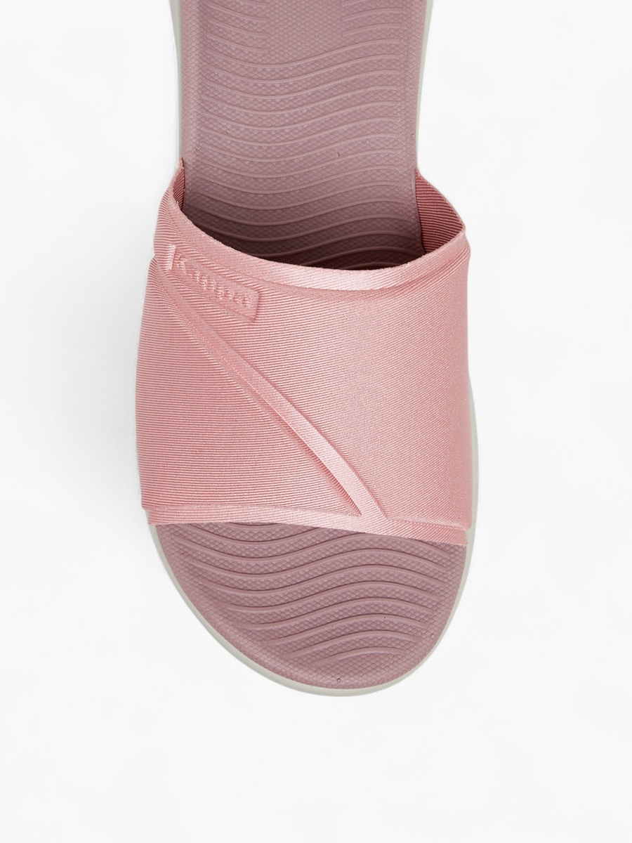 Women Textured Slides