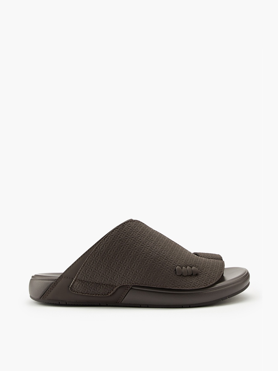 Men Textured Slip-On Arabic Sandals