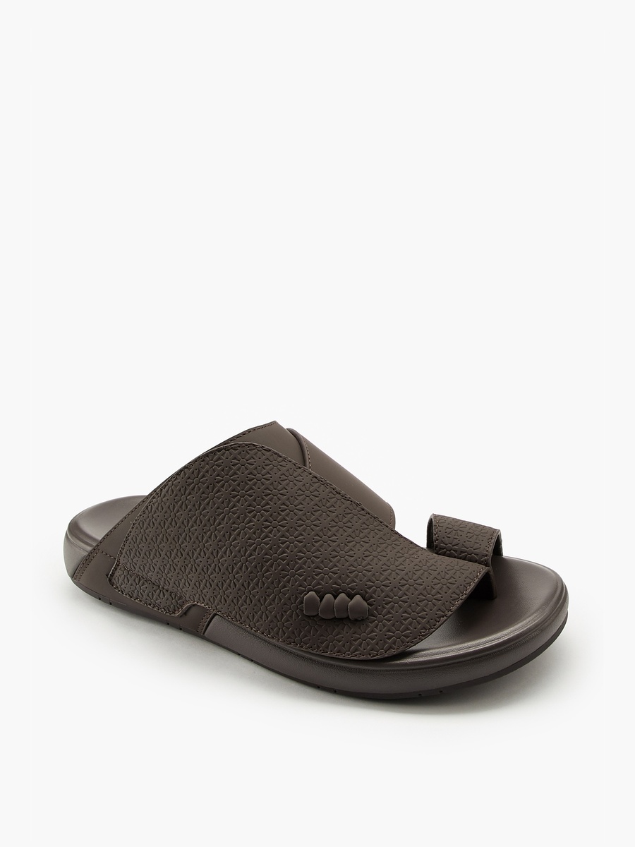 Men Textured Slip-On Arabic Sandals