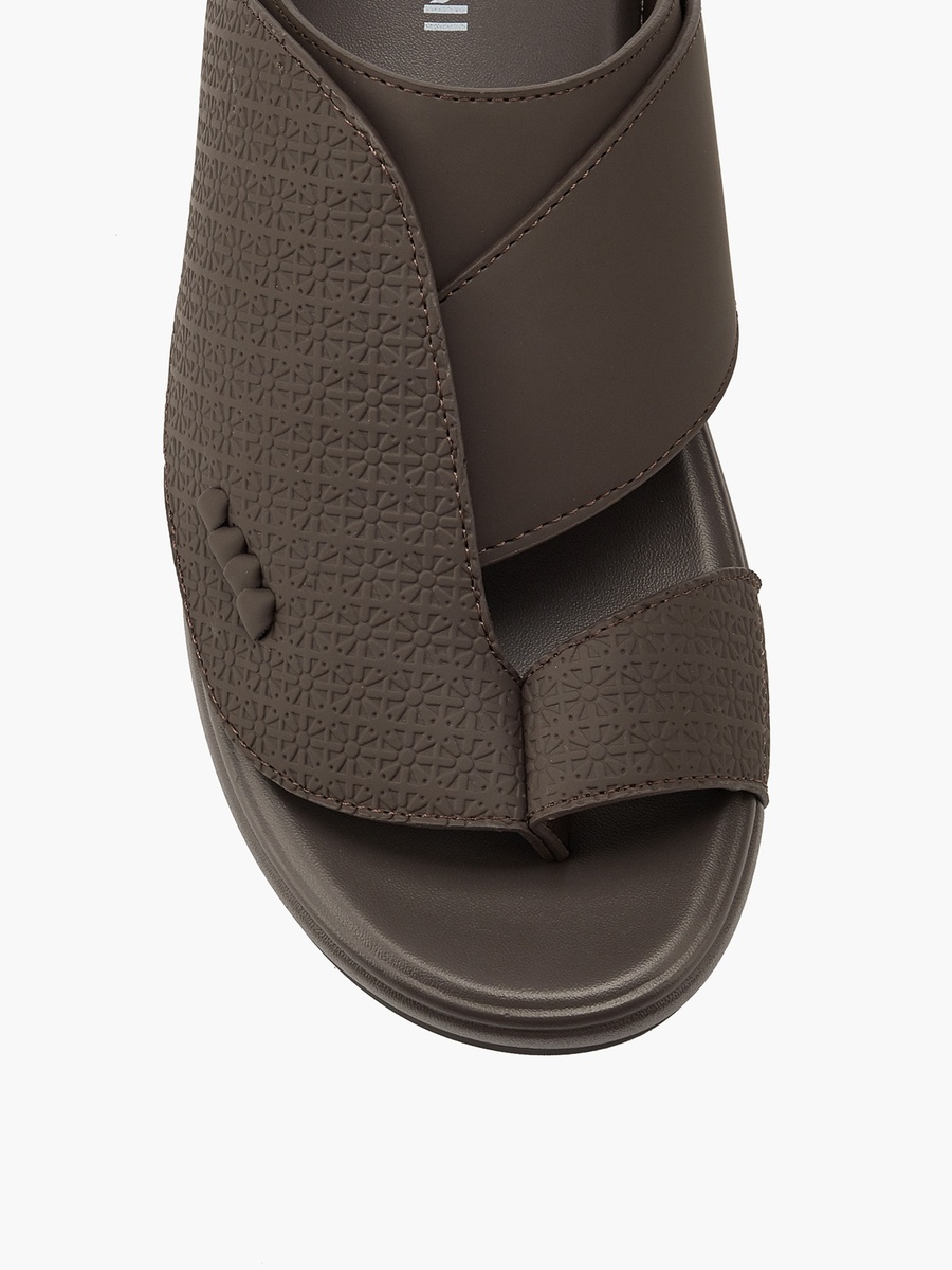 Men Textured Slip-On Arabic Sandals