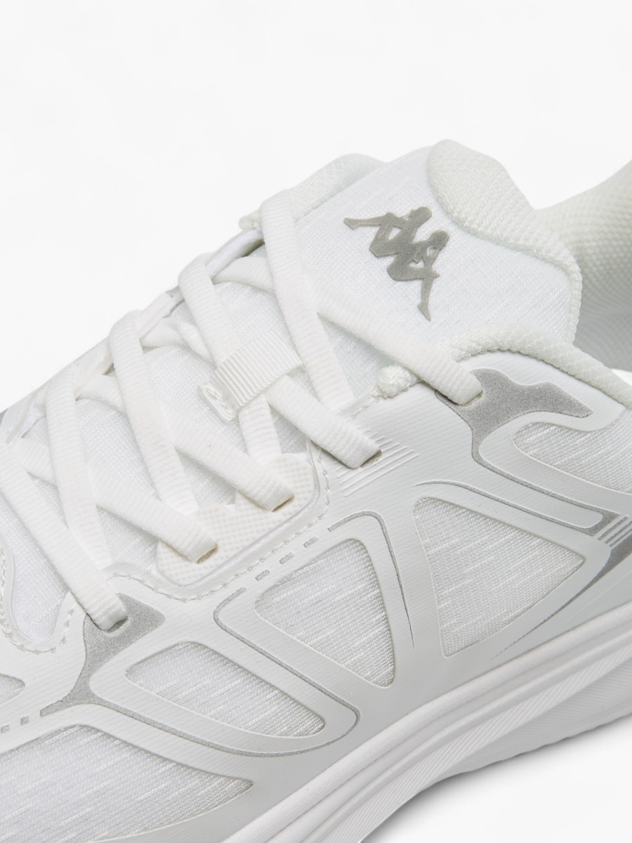 Men Panelled Sports Shoes with Lace-Up Closure