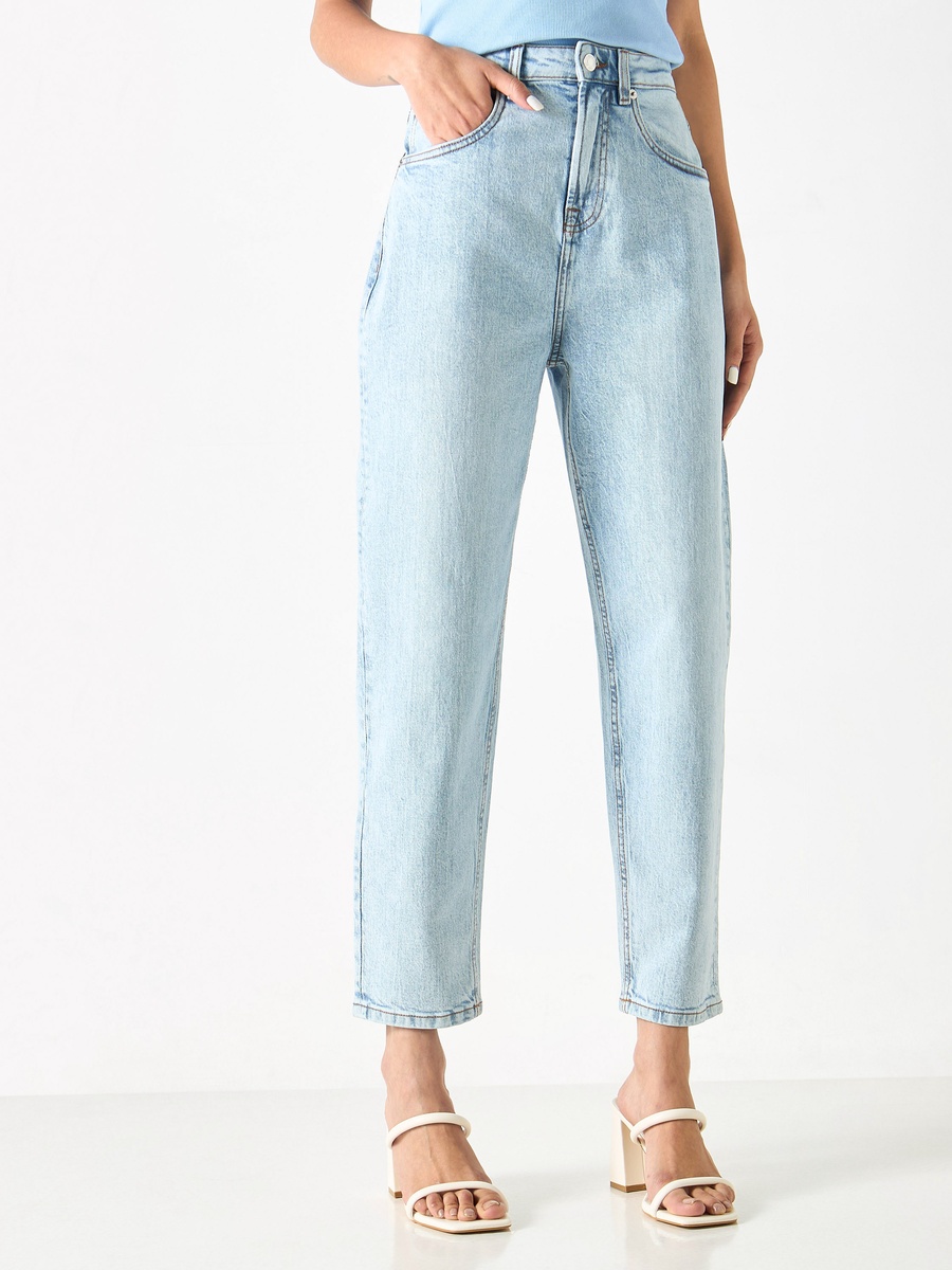 Slouchy Fit Jeans with Pockets For Default Category at UAE | Styli