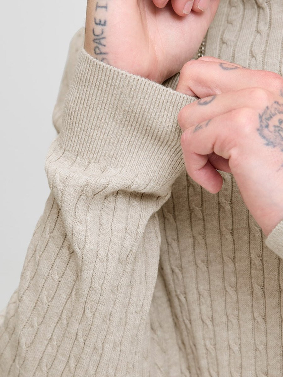 JJEEMIL Textured Cable Knit Sweater
