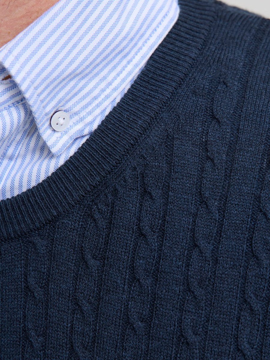JJEEMIL Textured Cable Knit Sweater