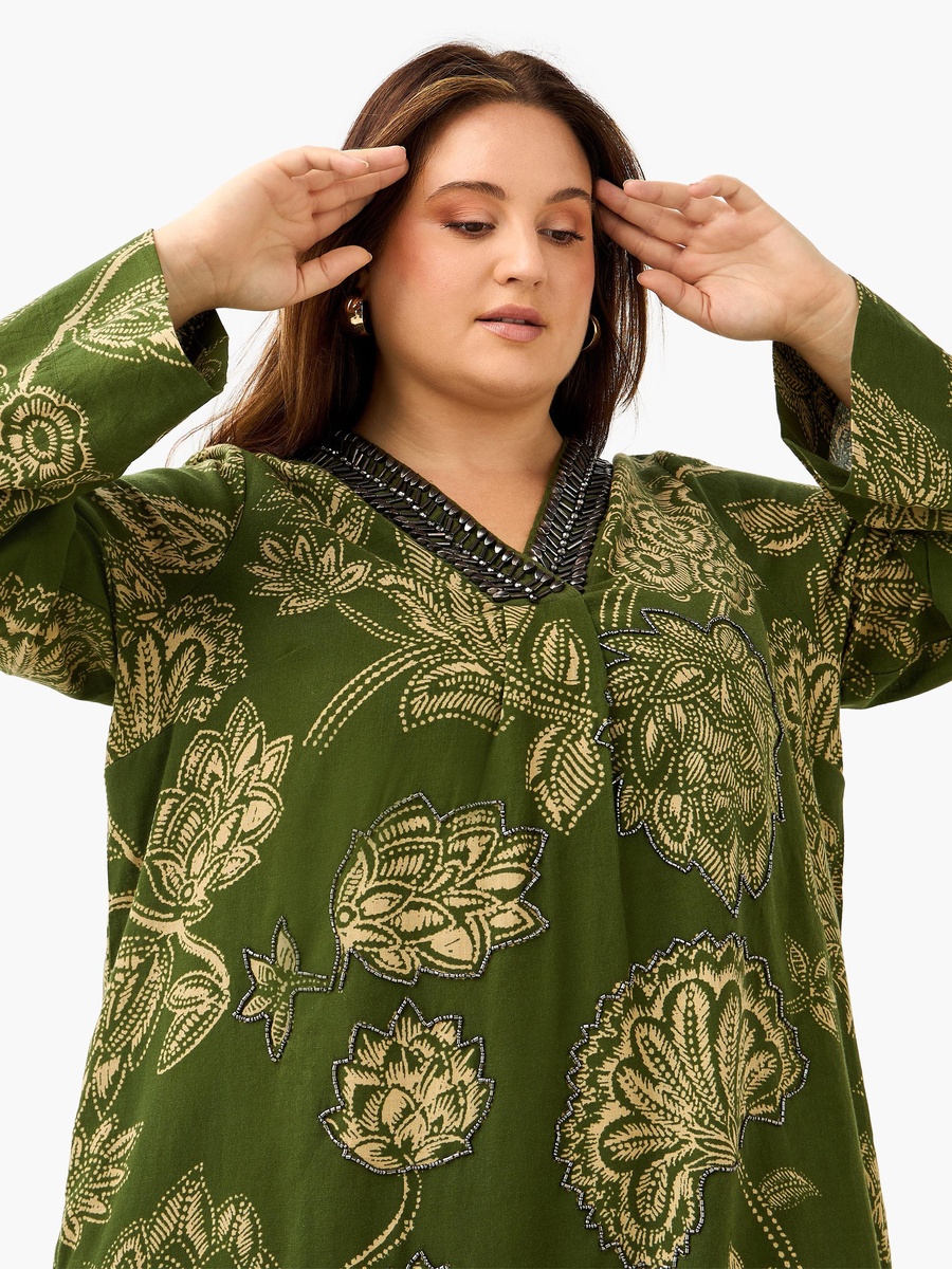 Plus Size Floral Print Kaftan Dress with Neck Embellishment
