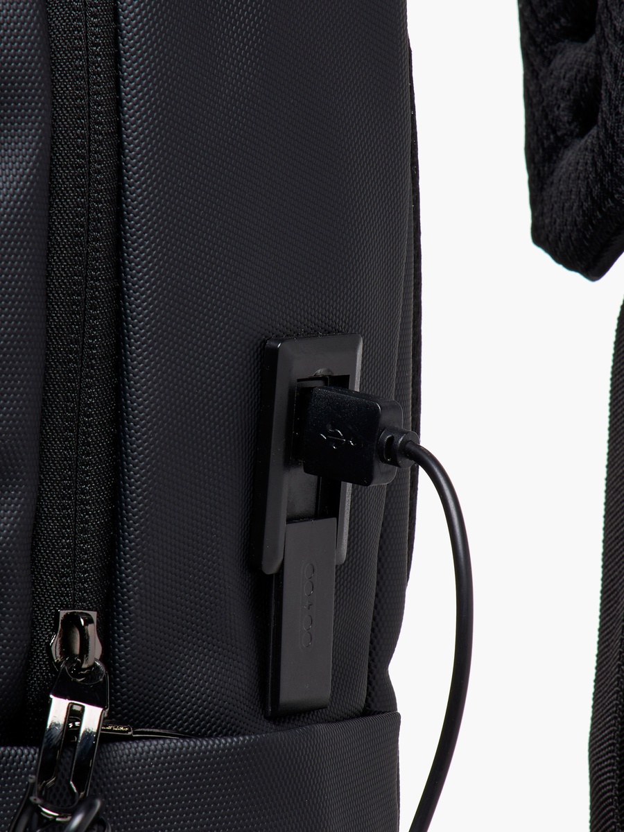 Textured Backpack with Adjustable Straps and Zip Closure - 71x47x41 cm