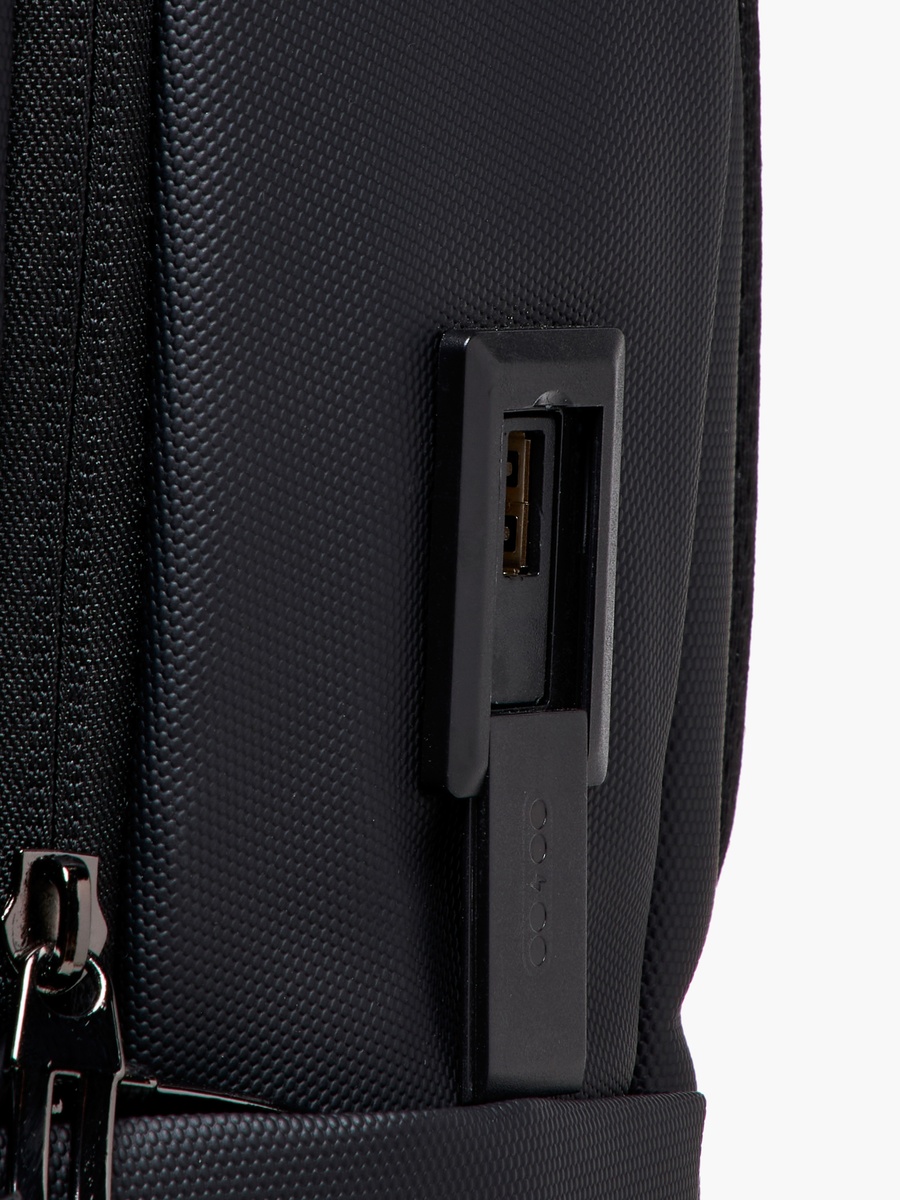 Textured Backpack with Adjustable Straps and Zip Closure - 71x47x41 cm