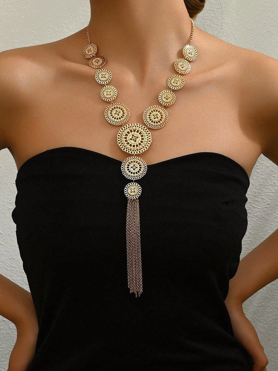 Women Metal Texture Hollow Carved Necklace