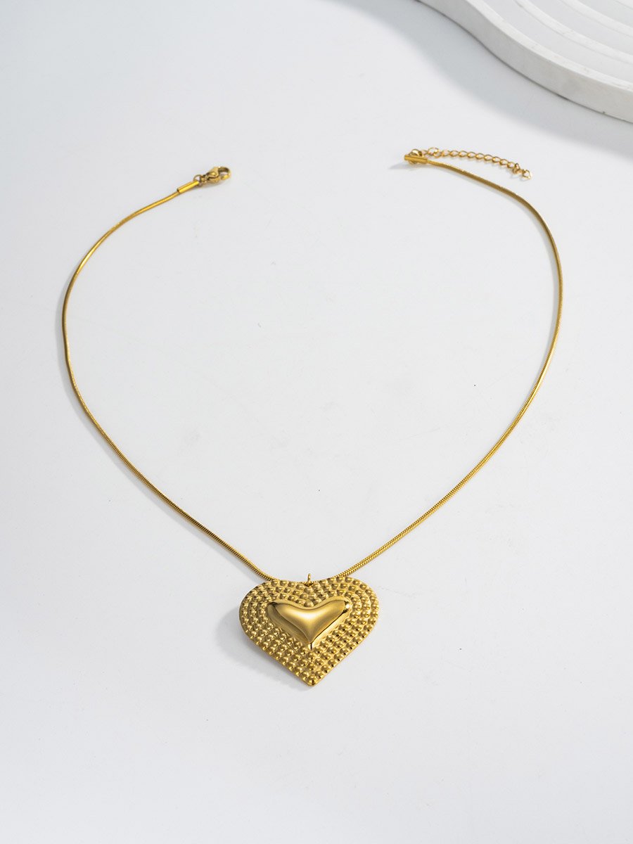 Women Metal Heart-Shaped Pendant Necklace