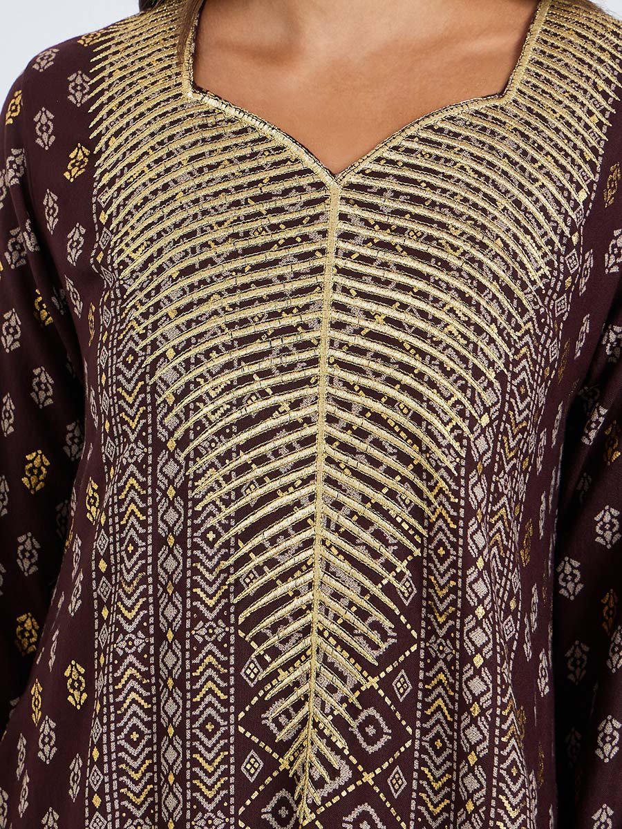 Maroon Foil Print Sweetheart Neck Jalabiya