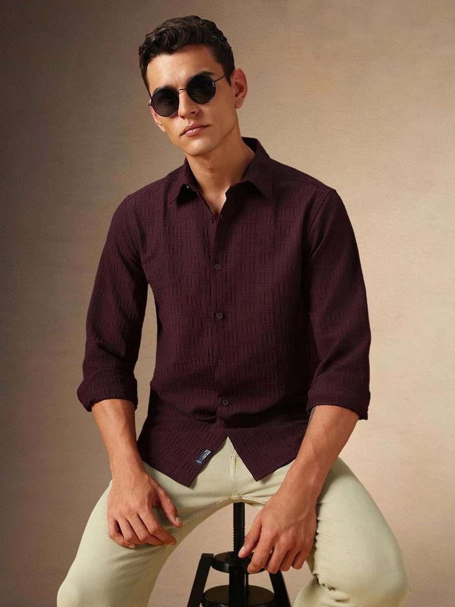 Men Maroon Textured Spread Collar Shirt