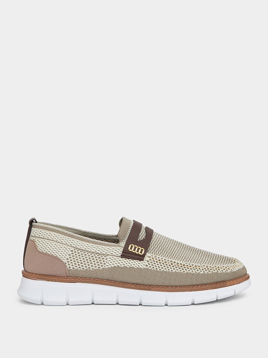 Mesh Upper Contrast Sole Slip-On Shoes