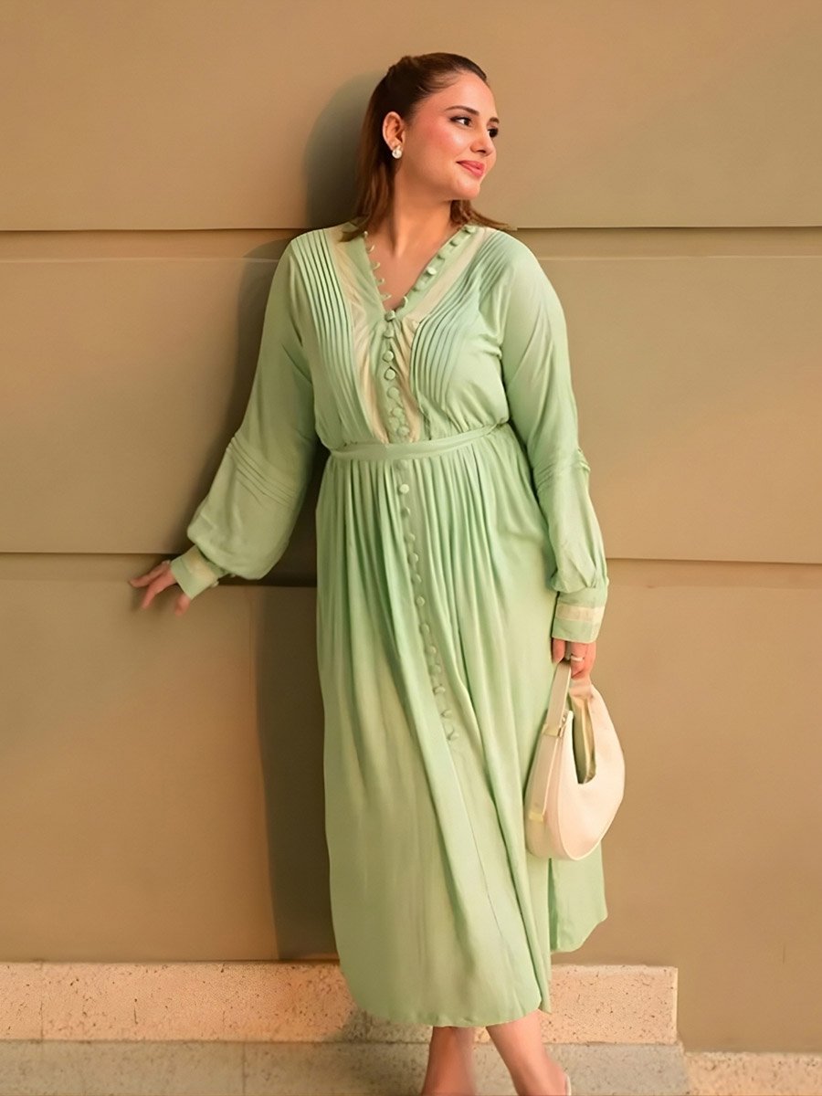 Women Pleated Button Loop Maxi Dress