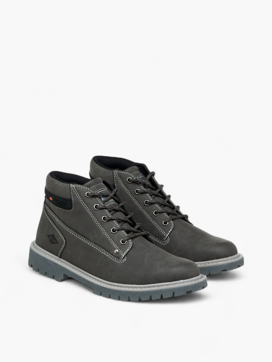 Panelled Lace-Up Chukka Boots
