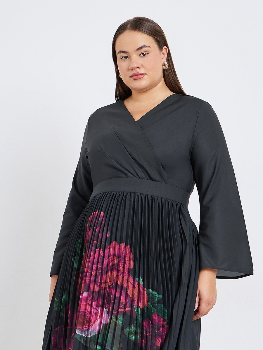 Plus Size Floral Pleated Midi Dress