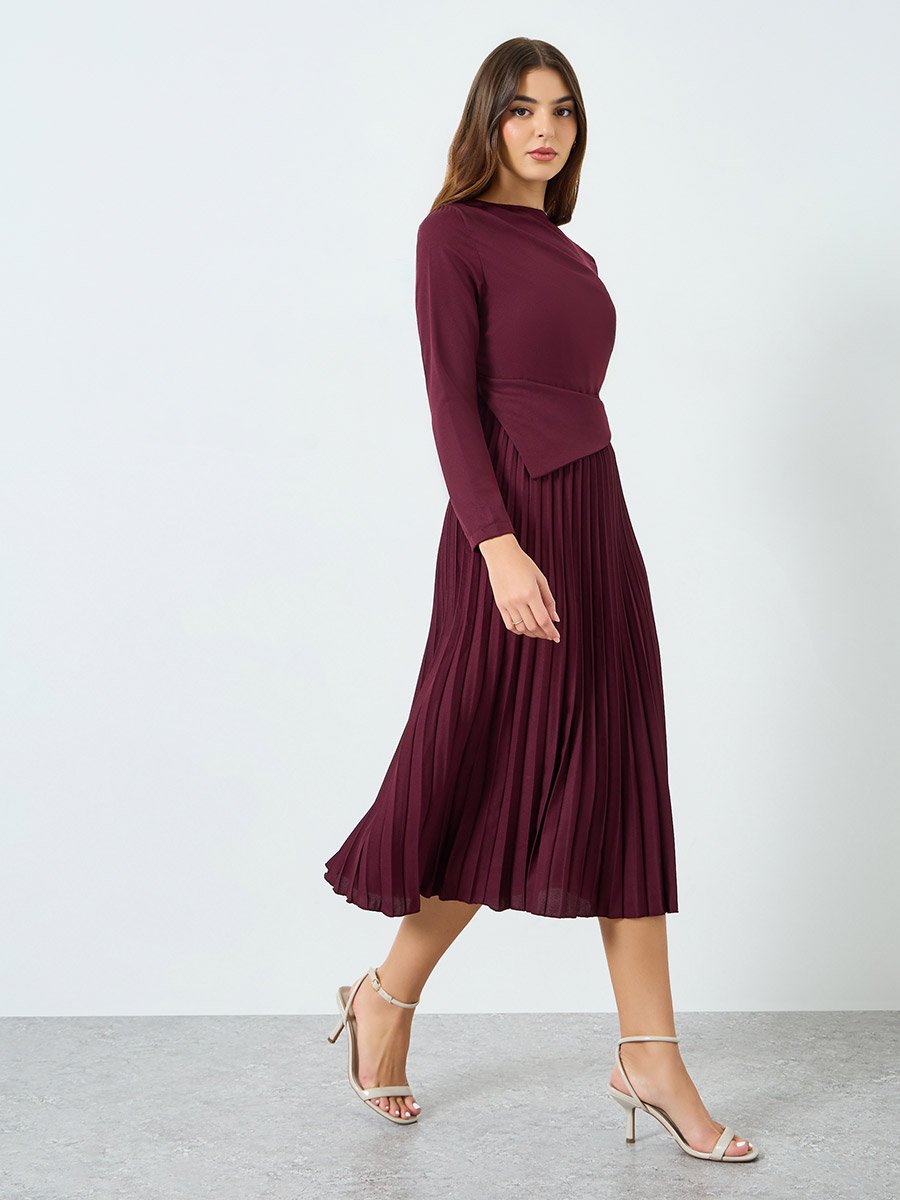 Women Burgundy Pleated Midi Dress For Women at Kuwait | Styli Women Burgundy Pleated Midi Dress For Women at Kuwait | Styli