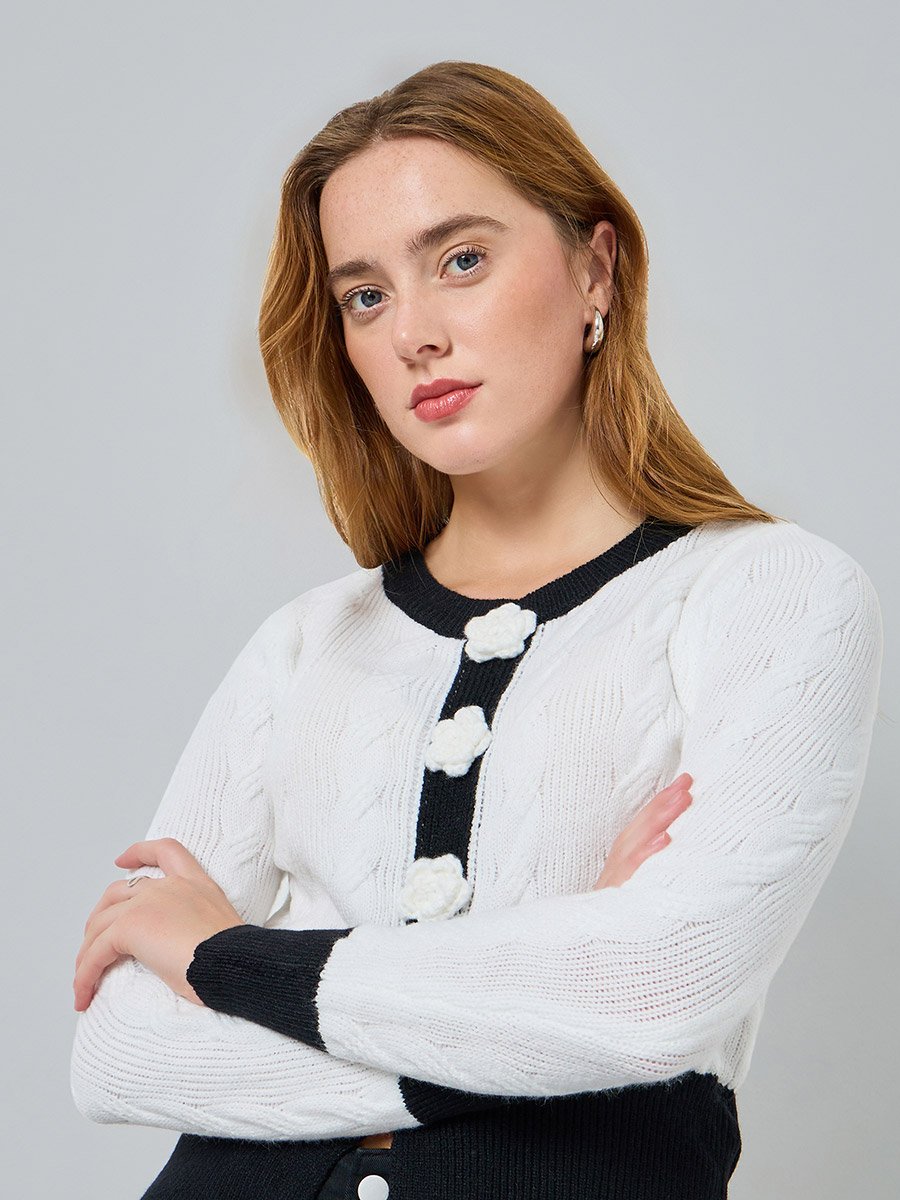 Women Flower Front Detail Cable Knit Sweater