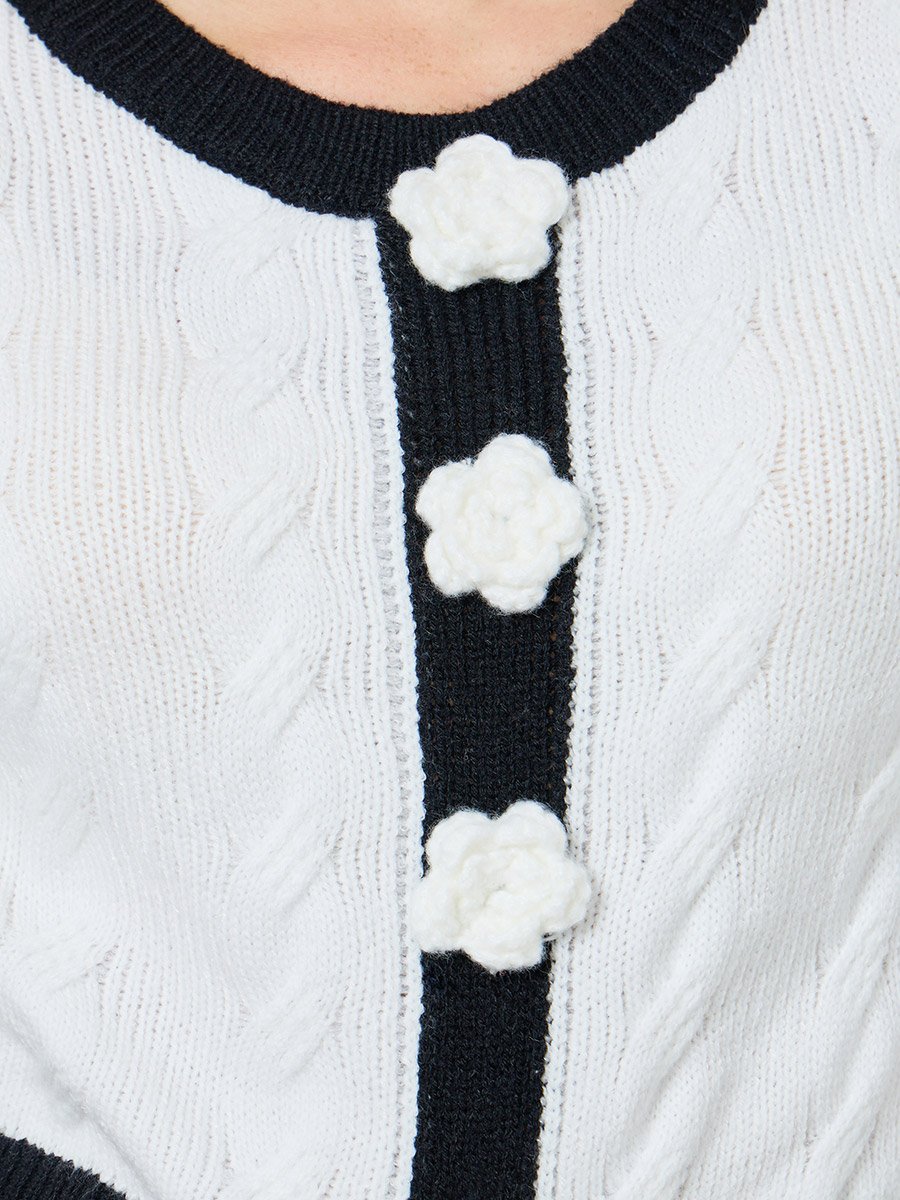 Women Flower Front Detail Cable Knit Sweater