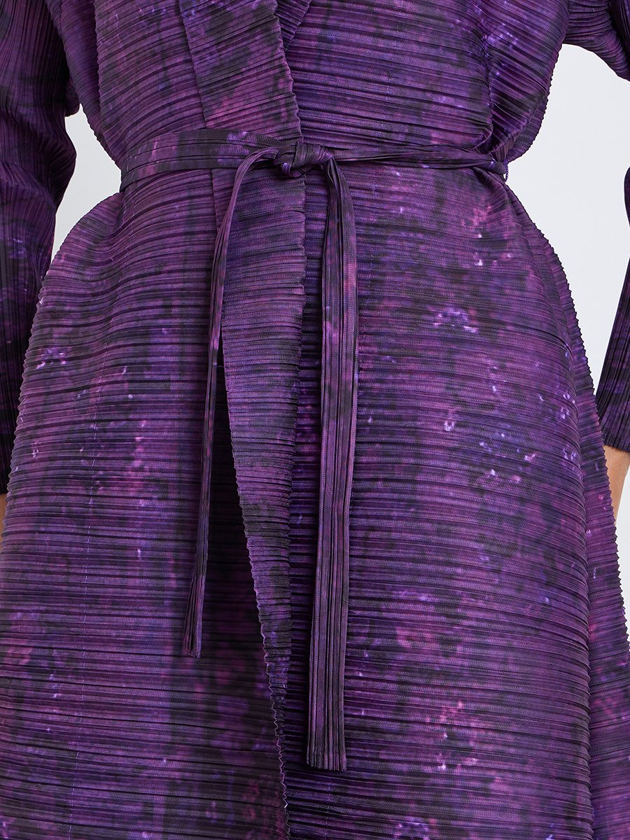 Solid Textured Pleated Belted Long Sleeve Abaya