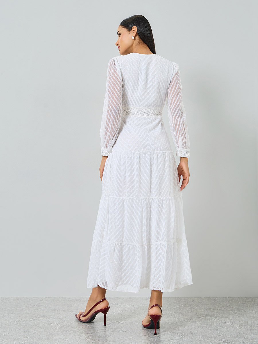 Off-White Lace Insert Long Sleeves Tiered Maxi Dress For Women at Kuwait |  Styli