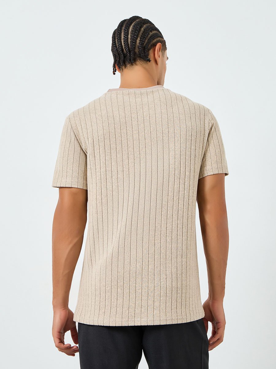 Men Regular Mock Neck Ttextured T-Shirt