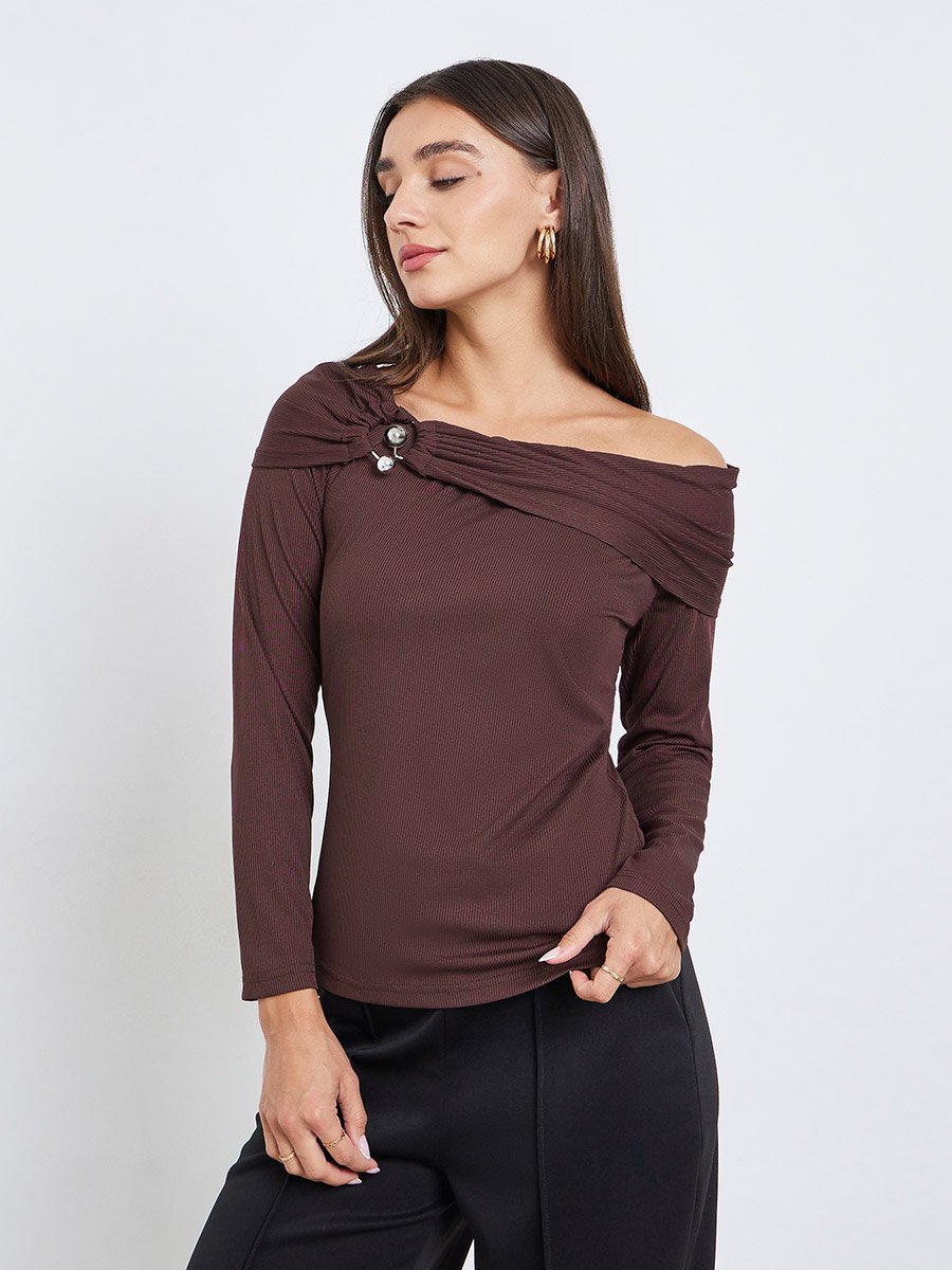 Solid Metal Buckle Detail Knit Top
