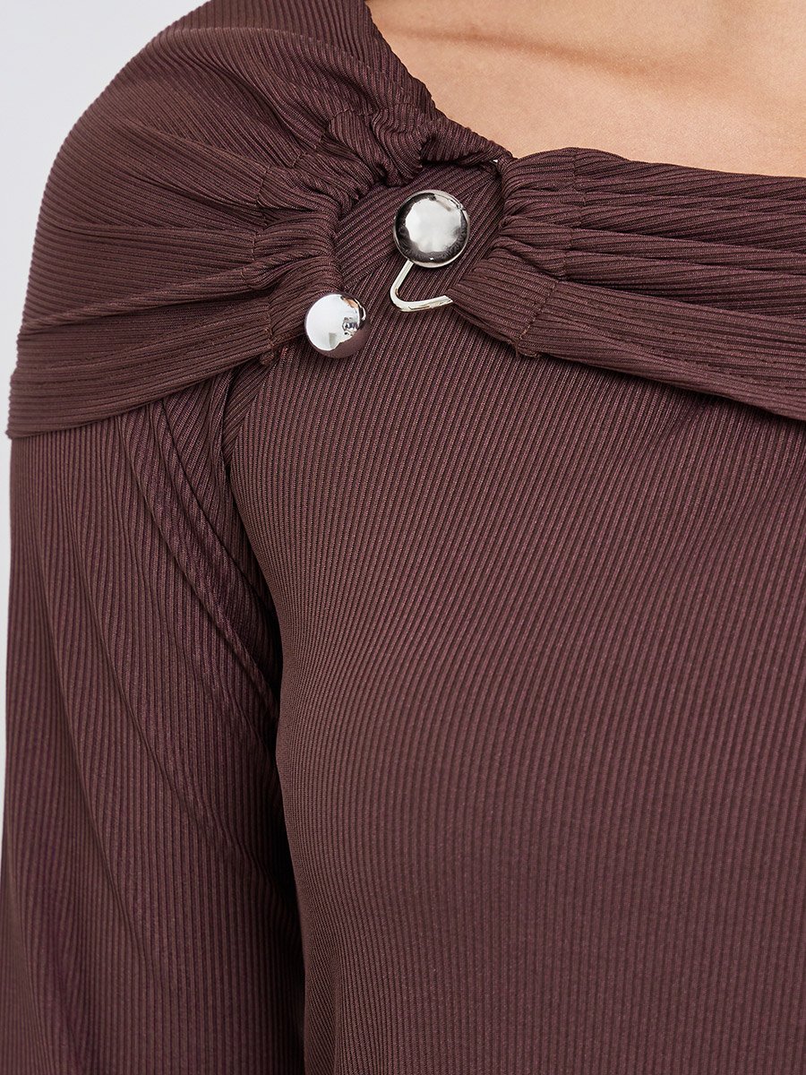 Solid Metal Buckle Detail Knit Top