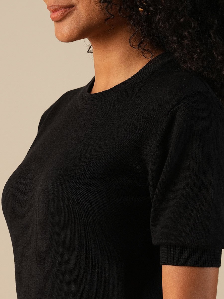 Women Black Round Neck Knitted Sweater