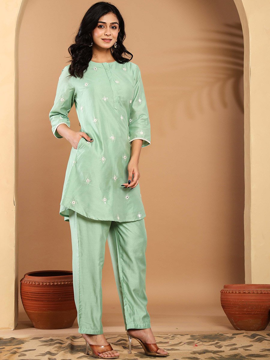Women Pastel Green Embroidered Tunic and Pants Co-Ords