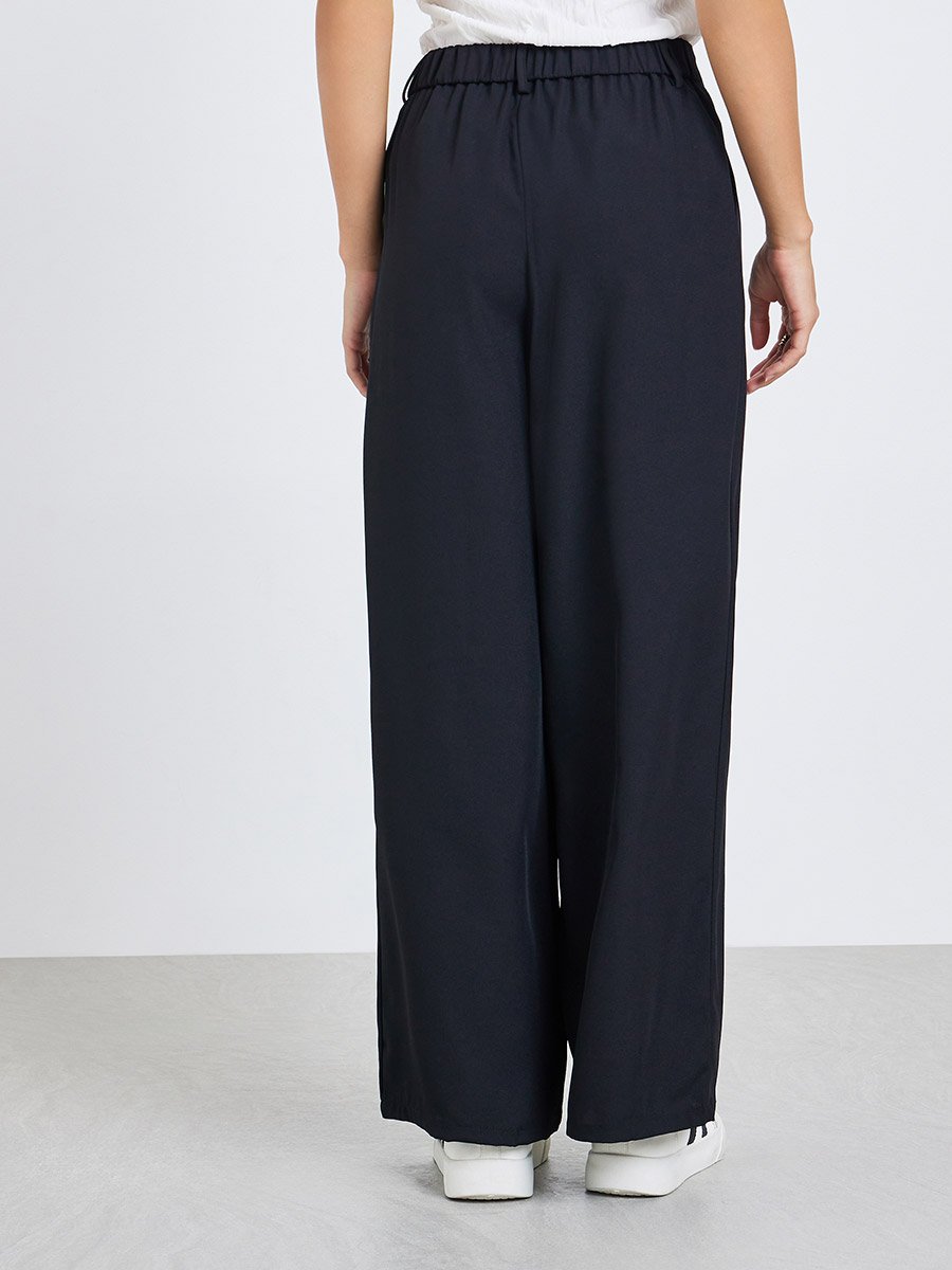 Women Solid Pleated Detail Wide Leg Pants