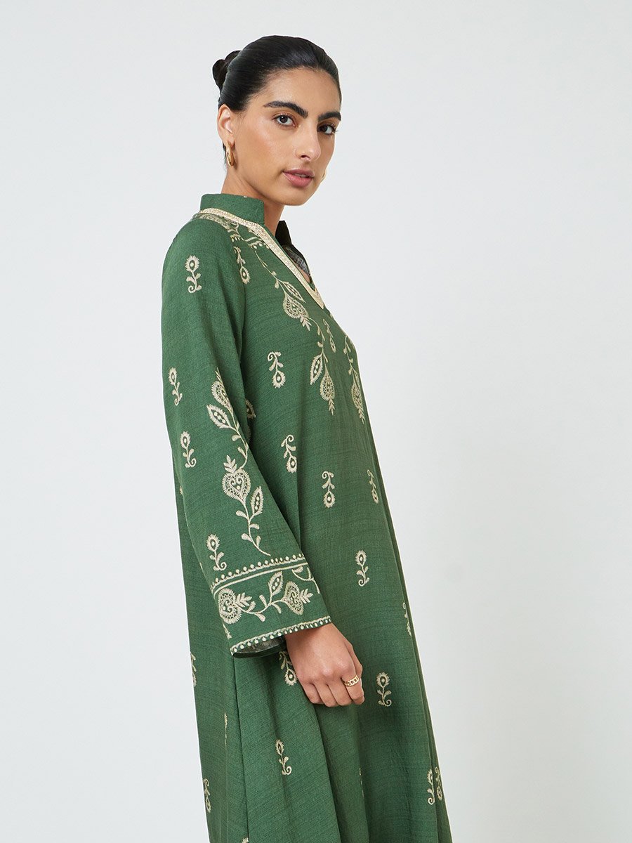 Green Embroidered Stand Collar Jalabiya