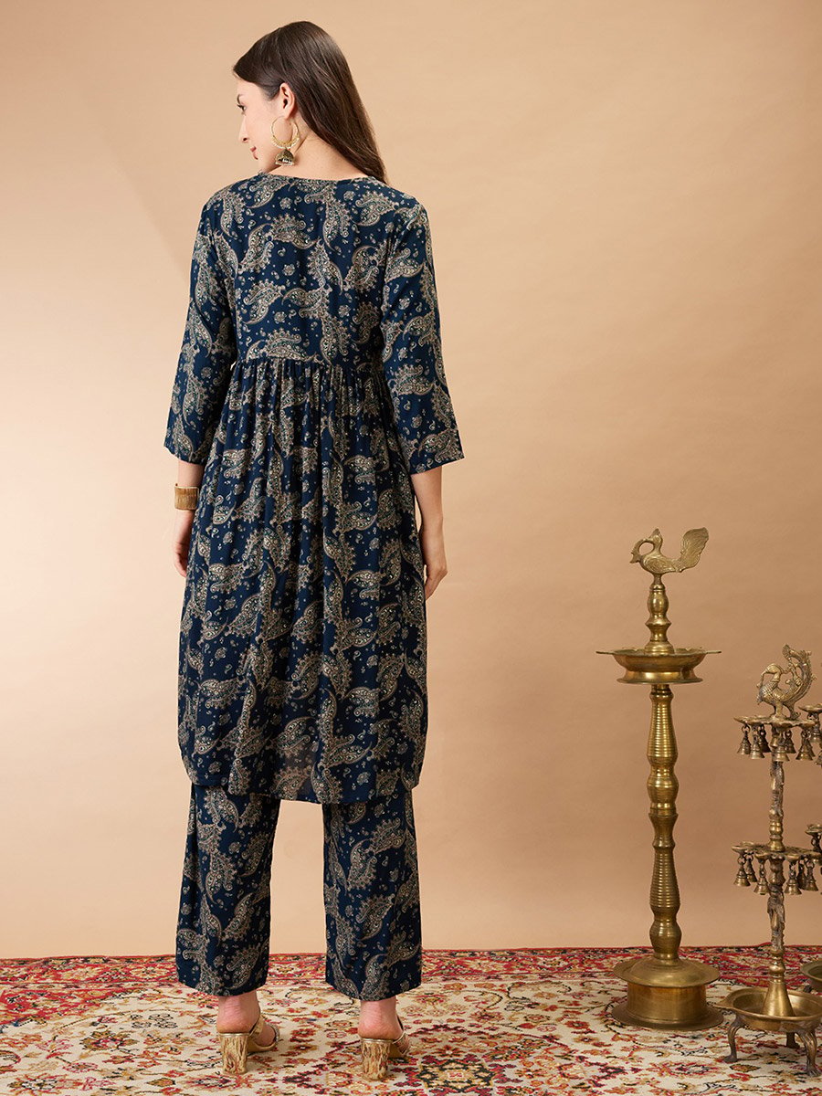 Set of 3 - Paisley Print Crop Top, Straight Pants and Shrug