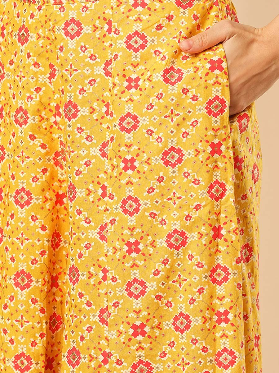Geometric Print Zari Embroidered Yoke Kurti and Palazzo Festive Co-Ords
