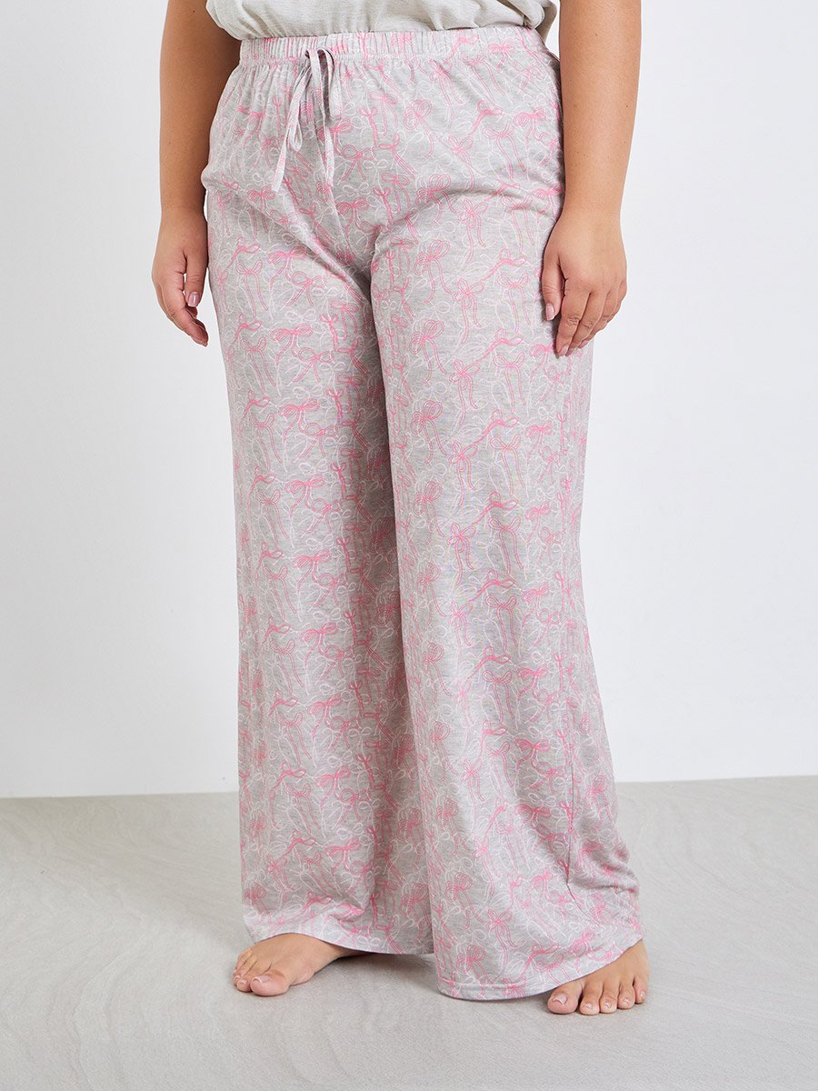 Plus Size Pocket Trim T-Shirt and Bow Print Pyjama Set