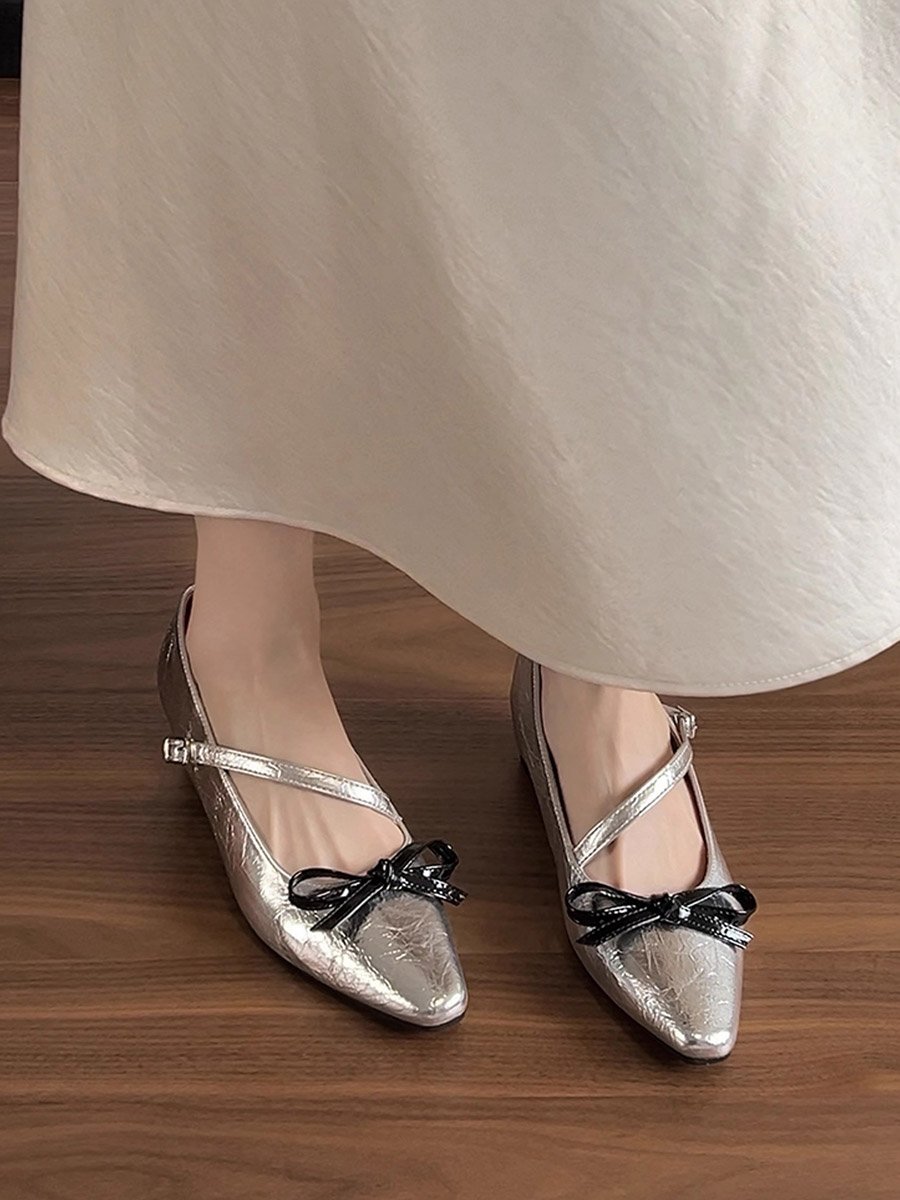 Women Silver Bow Detail Pointed Toe Shoes
