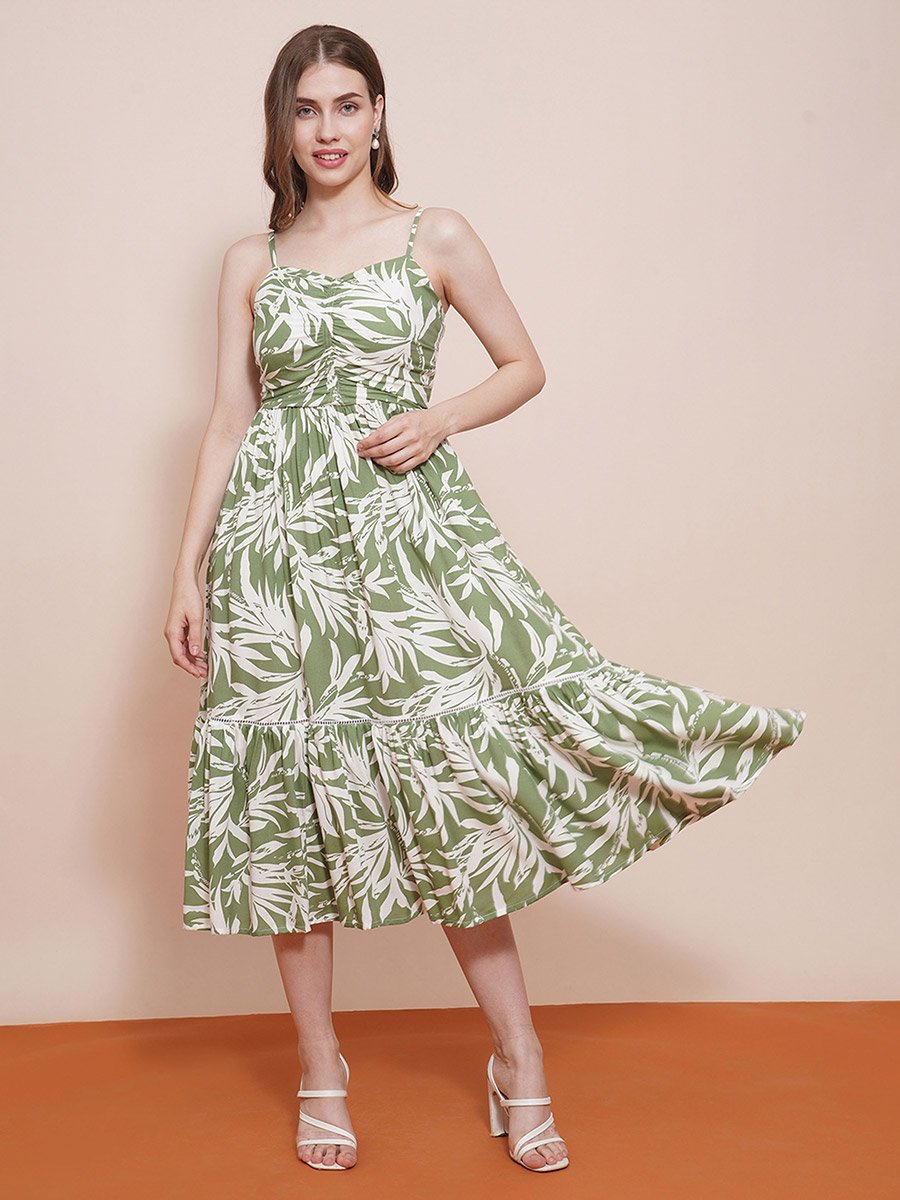 Green Sweetheart Neck Strappy Midi Dress For Women at Bahrain | Styli Green Sweetheart Neck Strappy Midi Dress For Women at Bahrain | Styli
