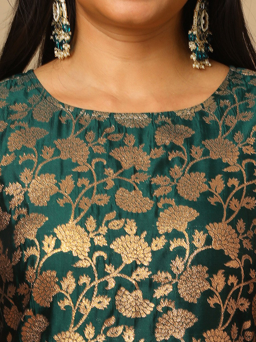 Green Round Neck Floral Print Straight Kurta and Elasticated Pants Set