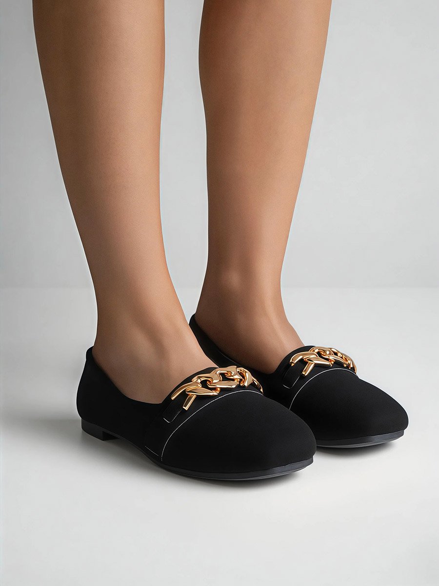 Solid Metal Chain Detail Flat Shoes