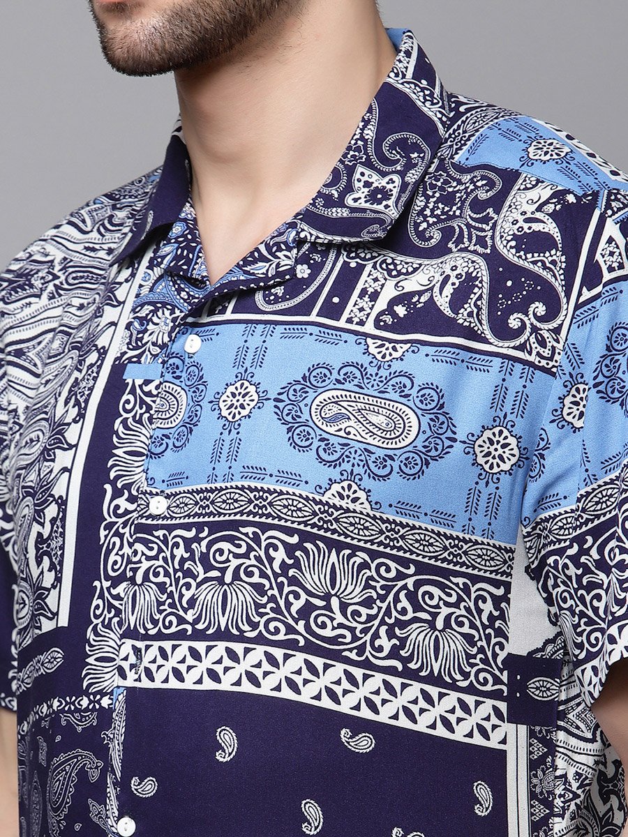 طقم منسق من قميص وشورت أزرق بطبعة بيزلي